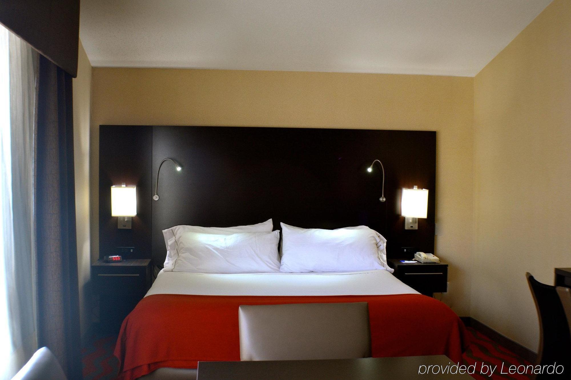 Holiday Inn Express Hotel & Suites Waterford By Ihg Exterior foto