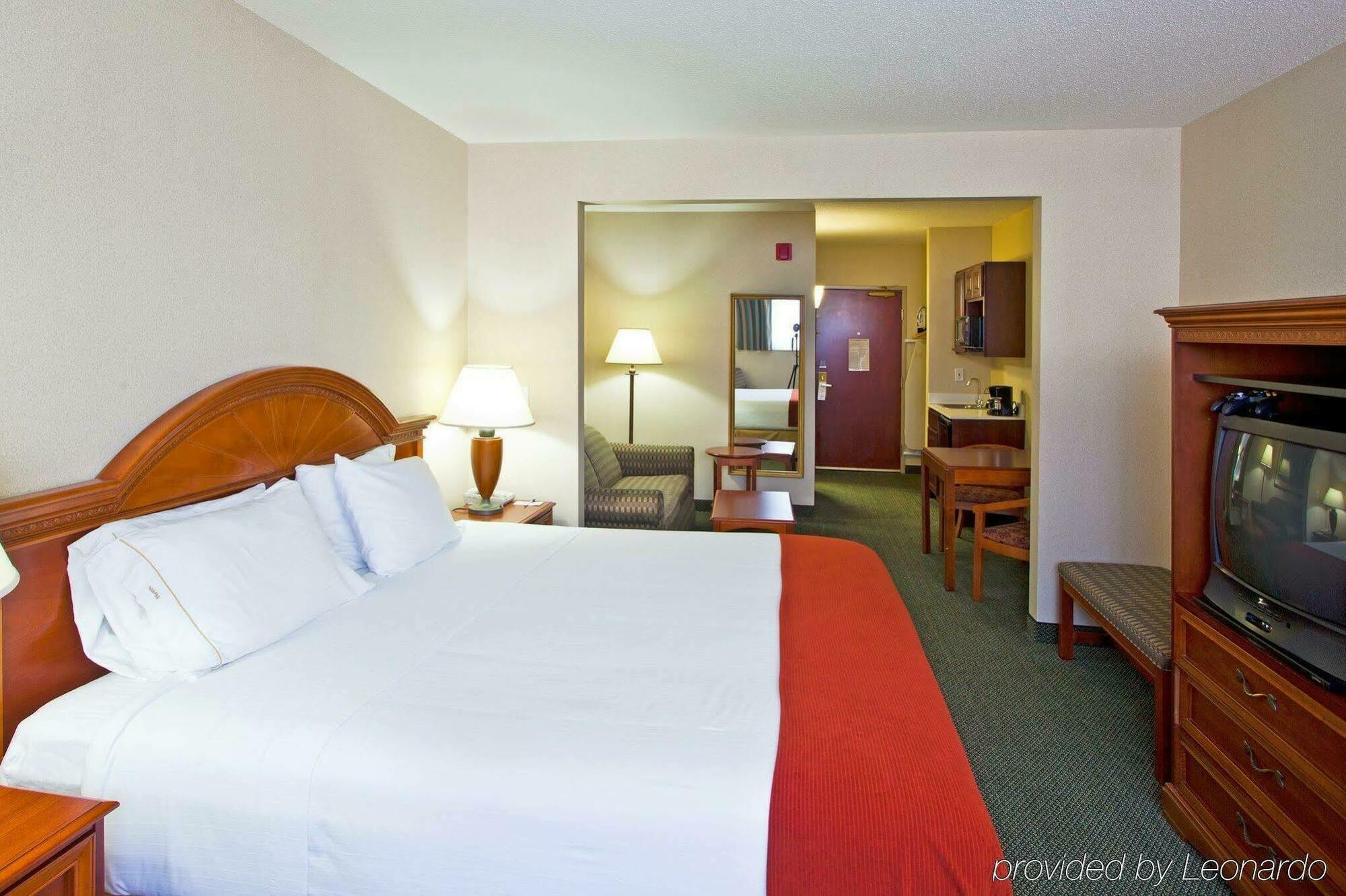 Holiday Inn Express Hotel & Suites Waterford By Ihg Exterior foto